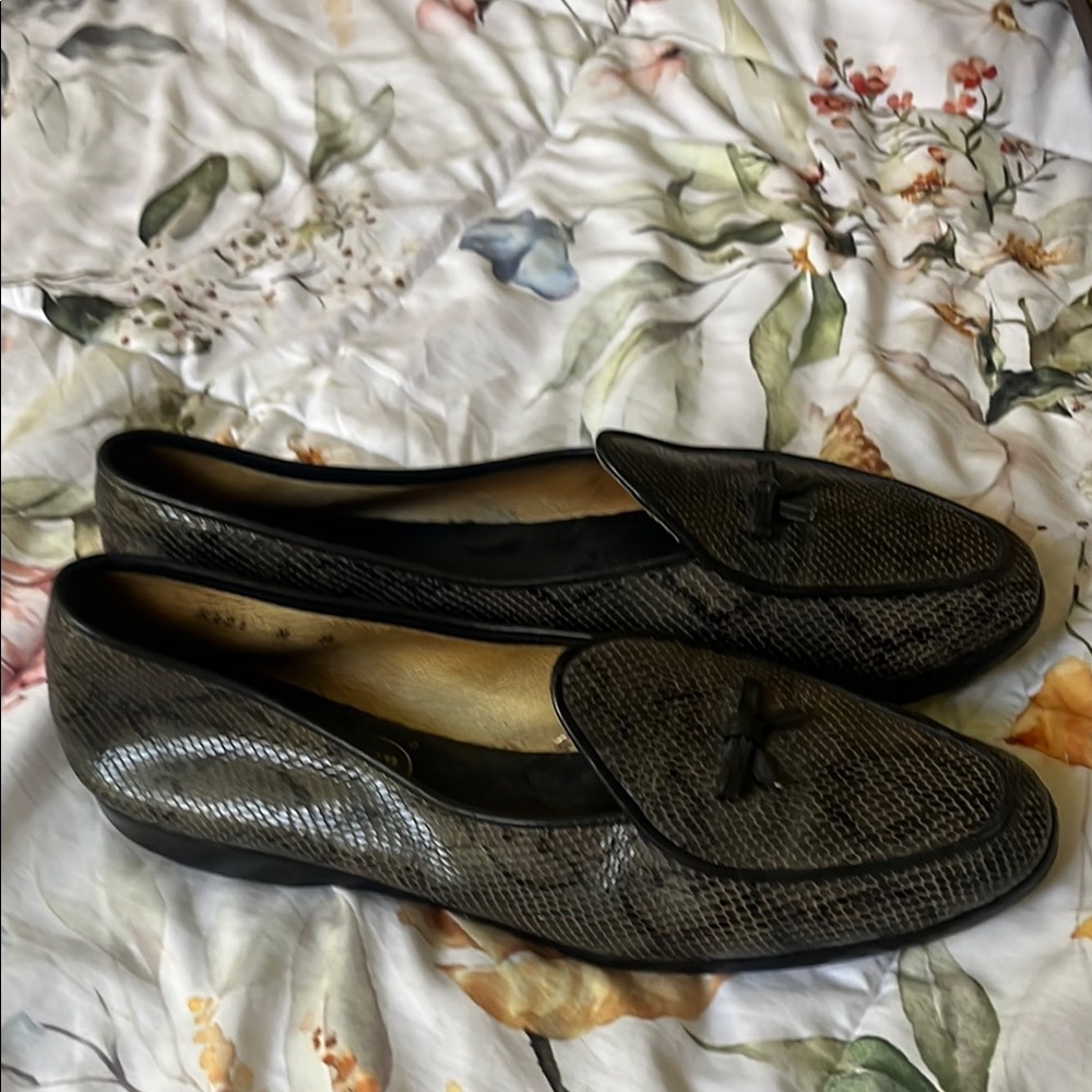 Elegant Women's Black Loafers